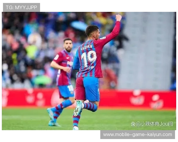 巴萨侧翼快速插上带来连续压迫