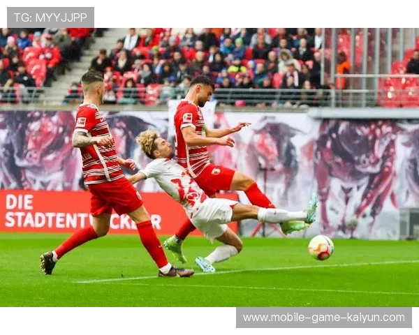 阿贾克斯青年军活力四射：青训之路与梦想成长