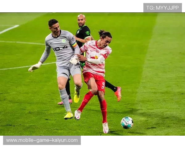 足球德甲禁区弧顶劲射:如炮弹般猛烈,谁能阻挡?